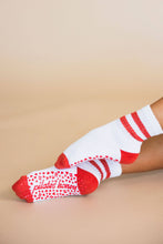 Pilates Honey - Rosso Vintage Short Crew Grip Sock: S/M